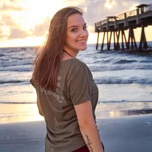 Meet your Posher, Lizzie